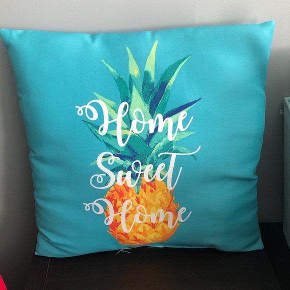 Other - 💐 Pineapple 'Home Sweet Home' Decorative Pillow